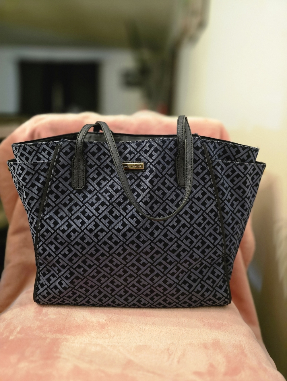 Tommy Hilfiger Navy & Black Monogram Tote / Purse - Picture 2 of 11